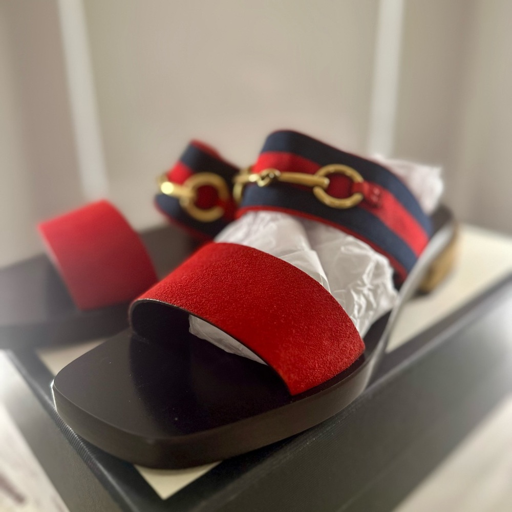 Brand new Gucci sandals with gold detailing 37+ - Picture 2 of 7